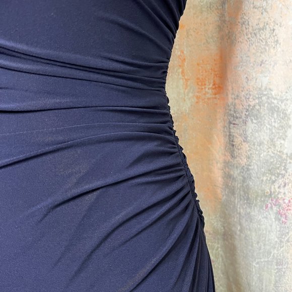 📌 Betsy & Adam Elegant Form-Fitting Single-Shoulder Silhouette Ball, Prom Gown - Picture 2 of 16